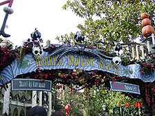 Hunter loves the Haunted Mansion!