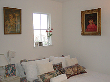 This old painting by Heidi's mom fits perfectly in our new guest room!